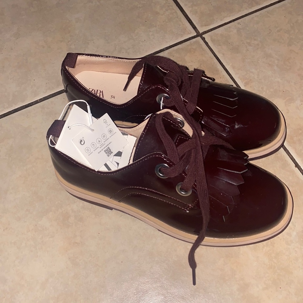 Brand New girls patent leather burgundy shoes